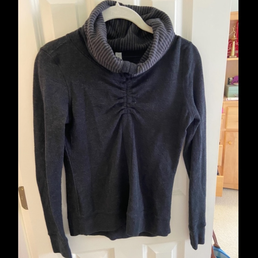 Lululemon rolled neck sweatshirt